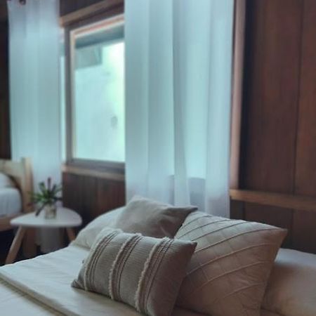 The Temple Iii, Mindo Hotel Bagian luar foto