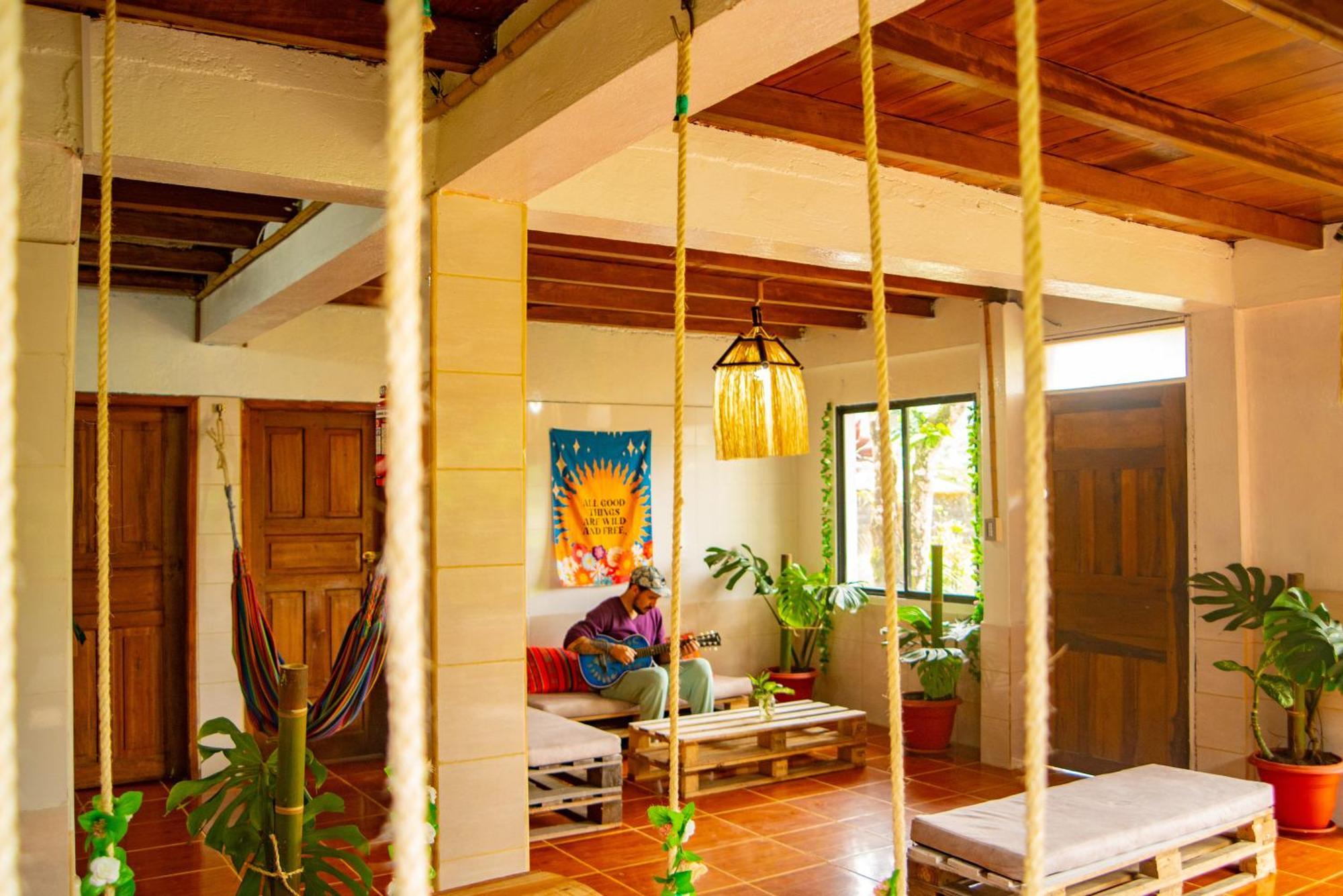 The Temple Iii, Mindo Hotel Bagian luar foto